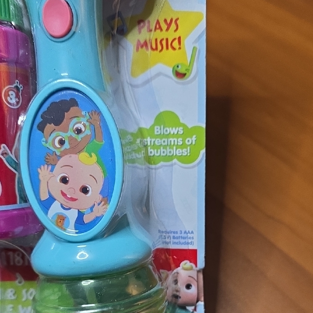 CoComelon Musical Bubble Wand - Green and Pink - Picture 4 of 5